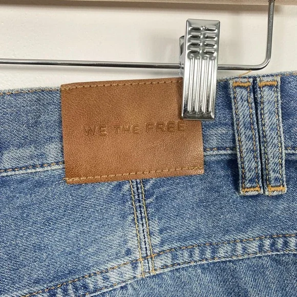 We The Free Shorts Womens 27 Blue Denim Bermuda Button Fly Relaxed 100% Cotton - Picture 6 of 14